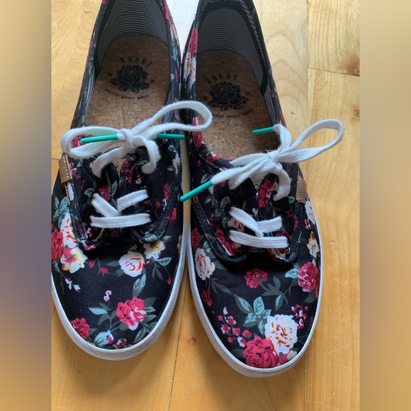 Konkrete women flower shoe size 7 - Picture 6 of 6